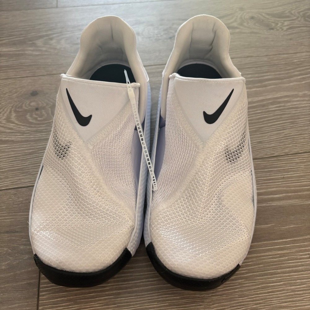 NEW Nike Go FlyEase Womens White Lightweight Easy On Off Sneakers Size 8.5